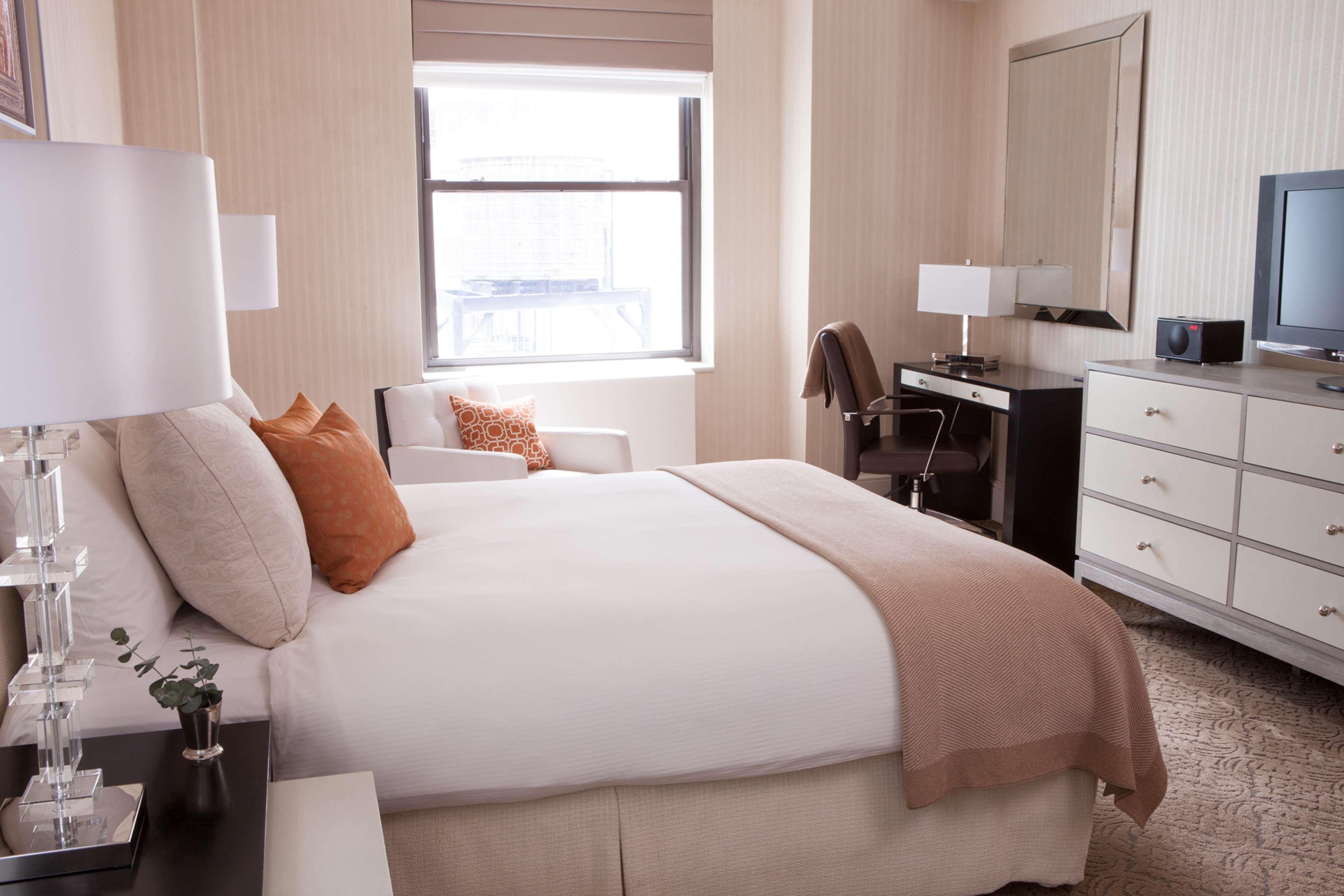 The Benjamin Royal Sonesta New York Hotel Room photo